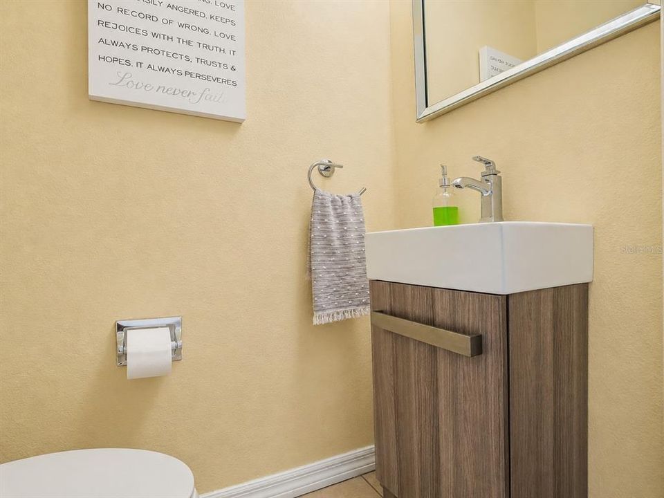 For Sale: $180,000 (2 beds, 1 baths, 1120 Square Feet)