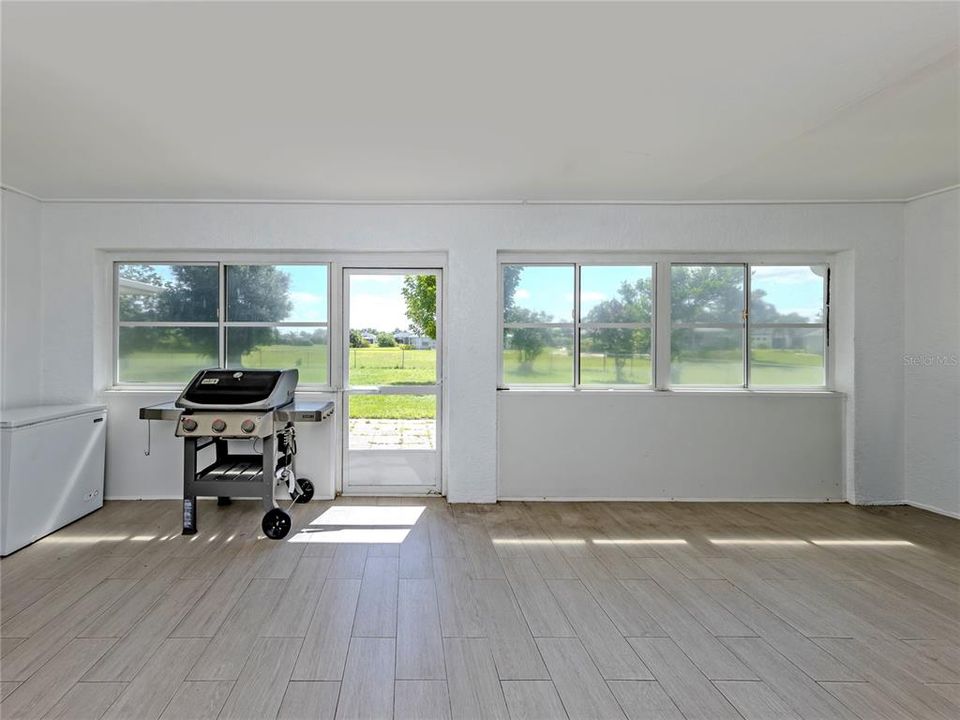 For Sale: $290,200 (3 beds, 2 baths, 2218 Square Feet)