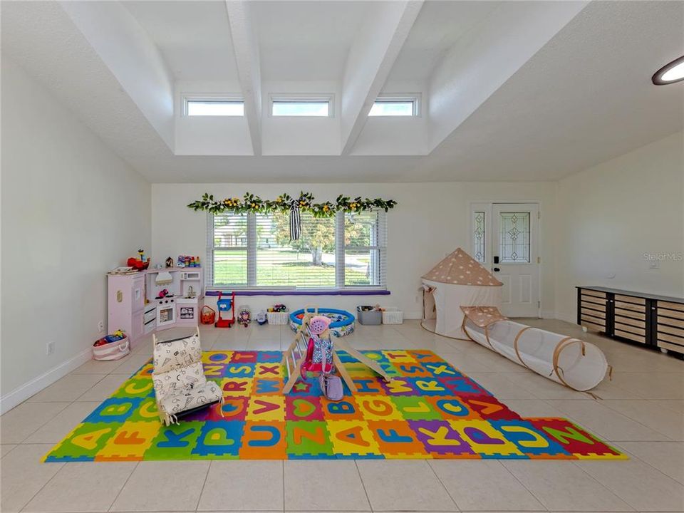For Sale: $290,200 (3 beds, 2 baths, 2218 Square Feet)