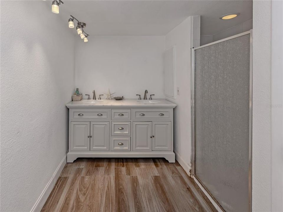 For Sale: $290,200 (3 beds, 2 baths, 2218 Square Feet)