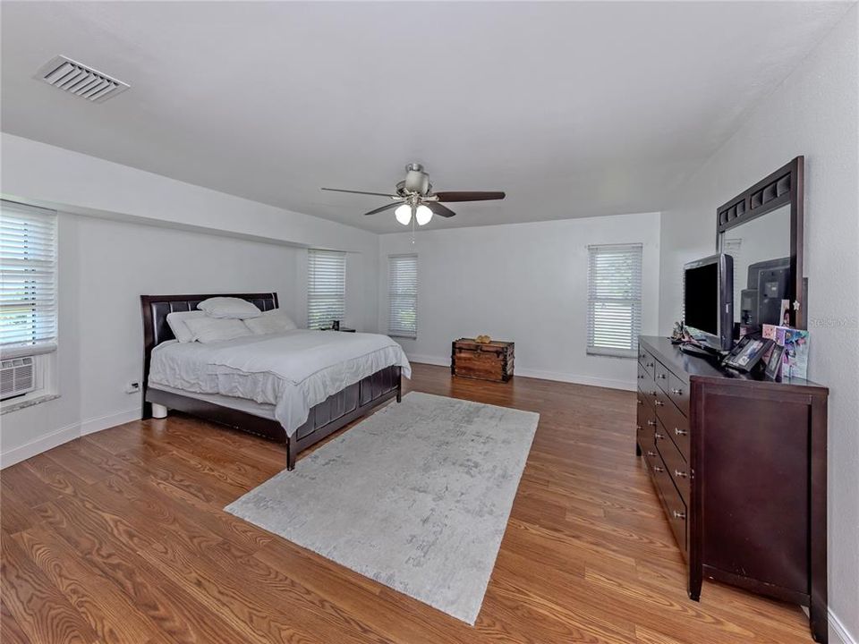 For Sale: $290,200 (3 beds, 2 baths, 2218 Square Feet)