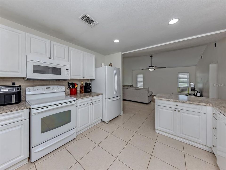 For Sale: $290,200 (3 beds, 2 baths, 2218 Square Feet)
