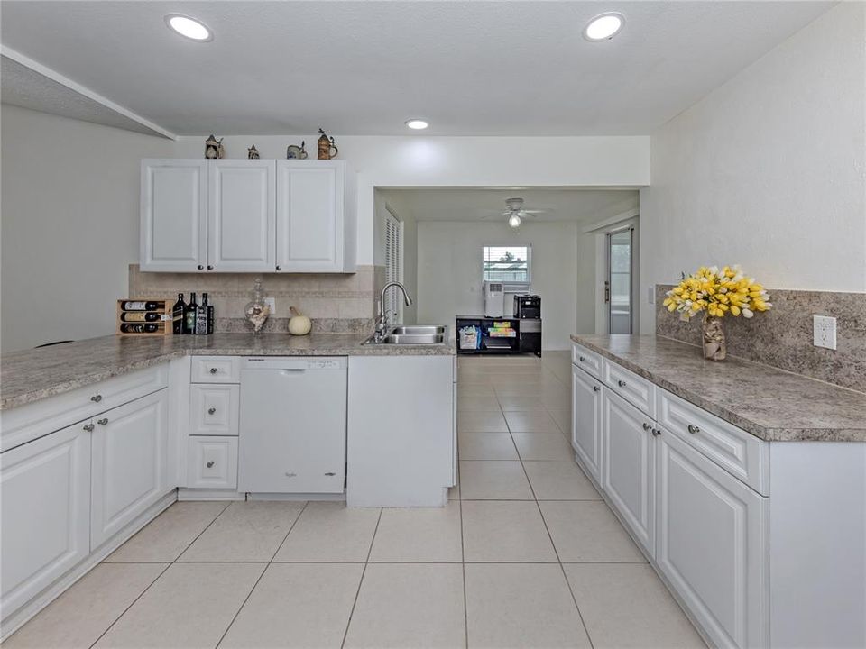 For Sale: $290,200 (3 beds, 2 baths, 2218 Square Feet)
