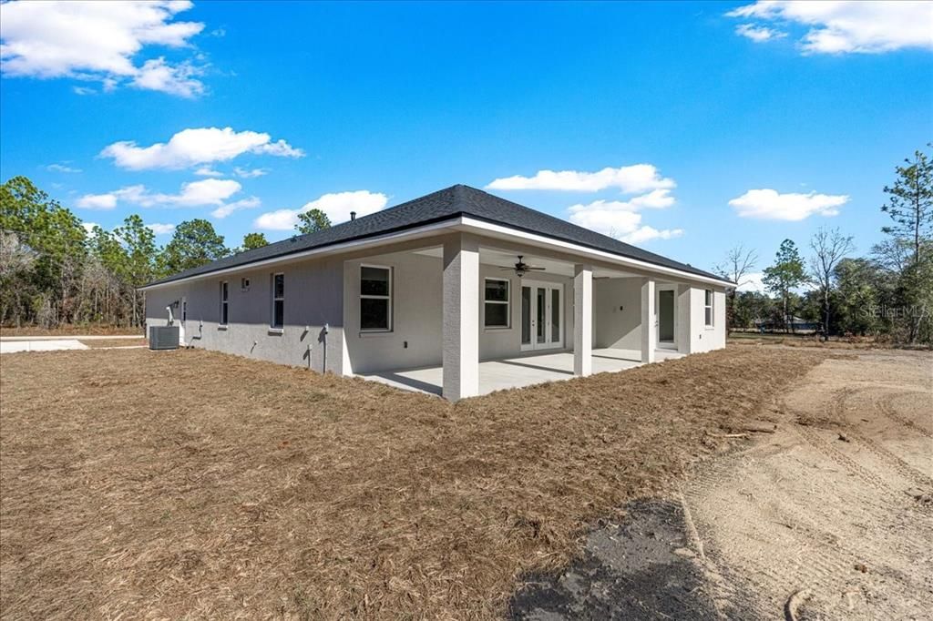 Activo con contrato: $499,000 (3 camas, 2 baños, 2355 Pies cuadrados)