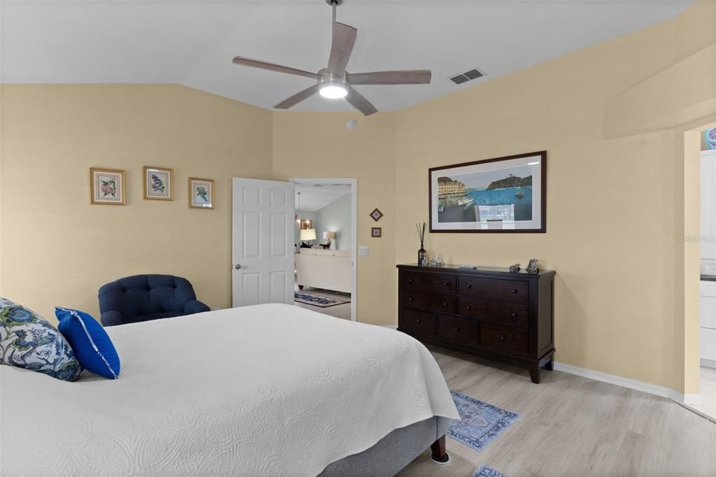For Sale: $625,000 (3 beds, 2 baths, 1916 Square Feet)