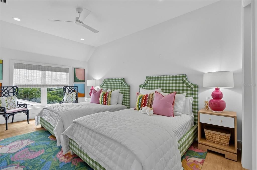 For Sale: $4,600,000 (5 beds, 6 baths, 5071 Square Feet)