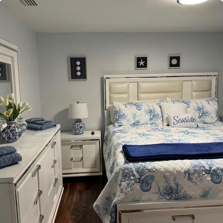 For Sale: $369,000 (3 beds, 1 baths, 1120 Square Feet)