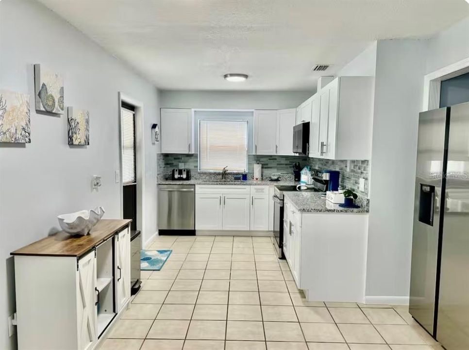For Sale: $369,000 (3 beds, 1 baths, 1120 Square Feet)