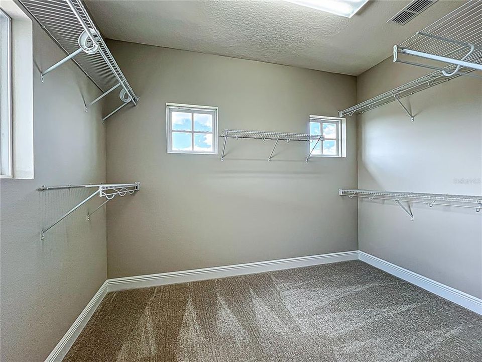 En Renta: $5,800 (5 camas, 4 baños, 3953 Pies cuadrados)