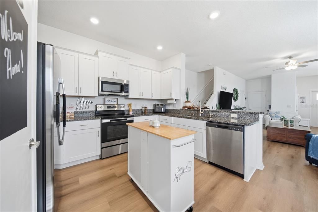 For Sale: $290,000 (2 beds, 2 baths, 1541 Square Feet)