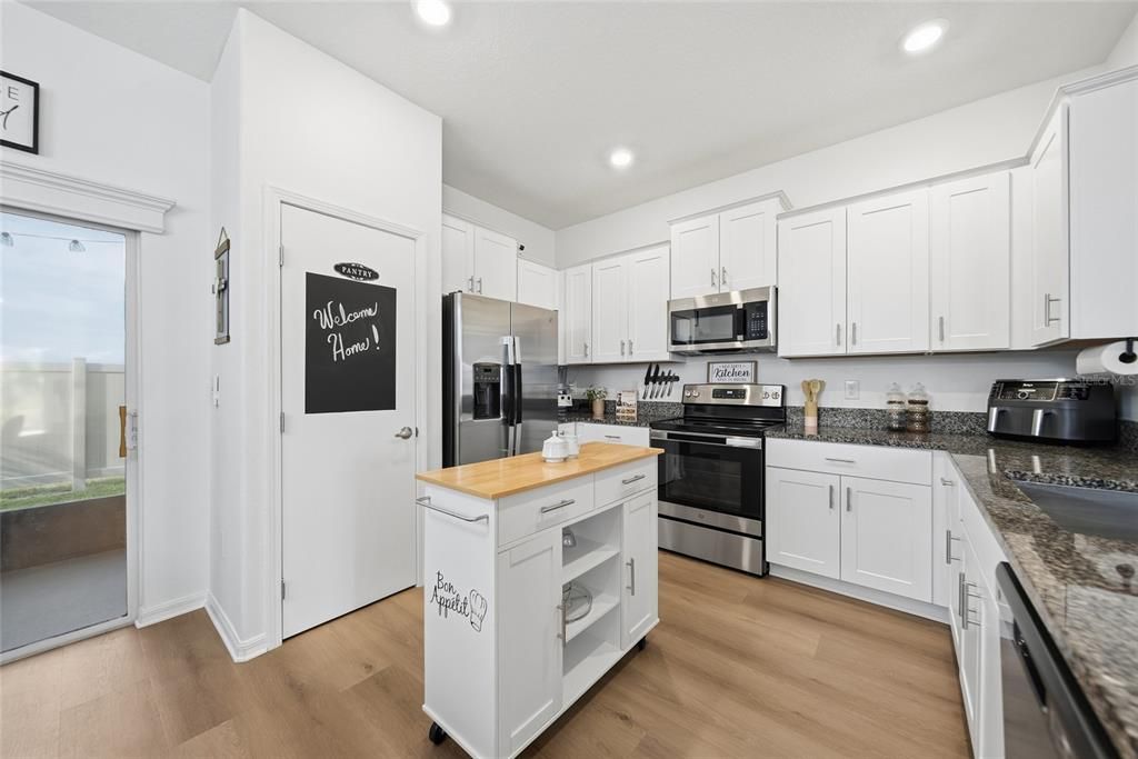 For Sale: $290,000 (2 beds, 2 baths, 1541 Square Feet)