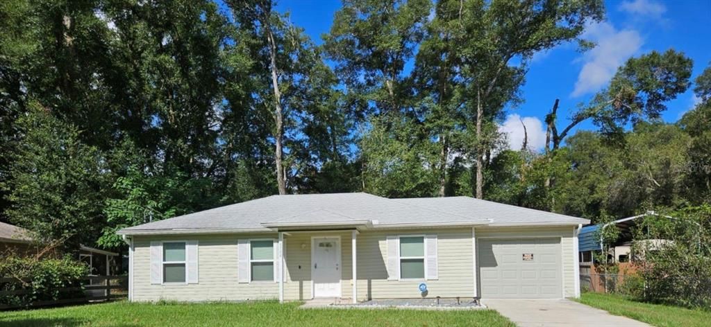 For Rent: $1,600 (3 beds, 2 baths, 1014 Square Feet)