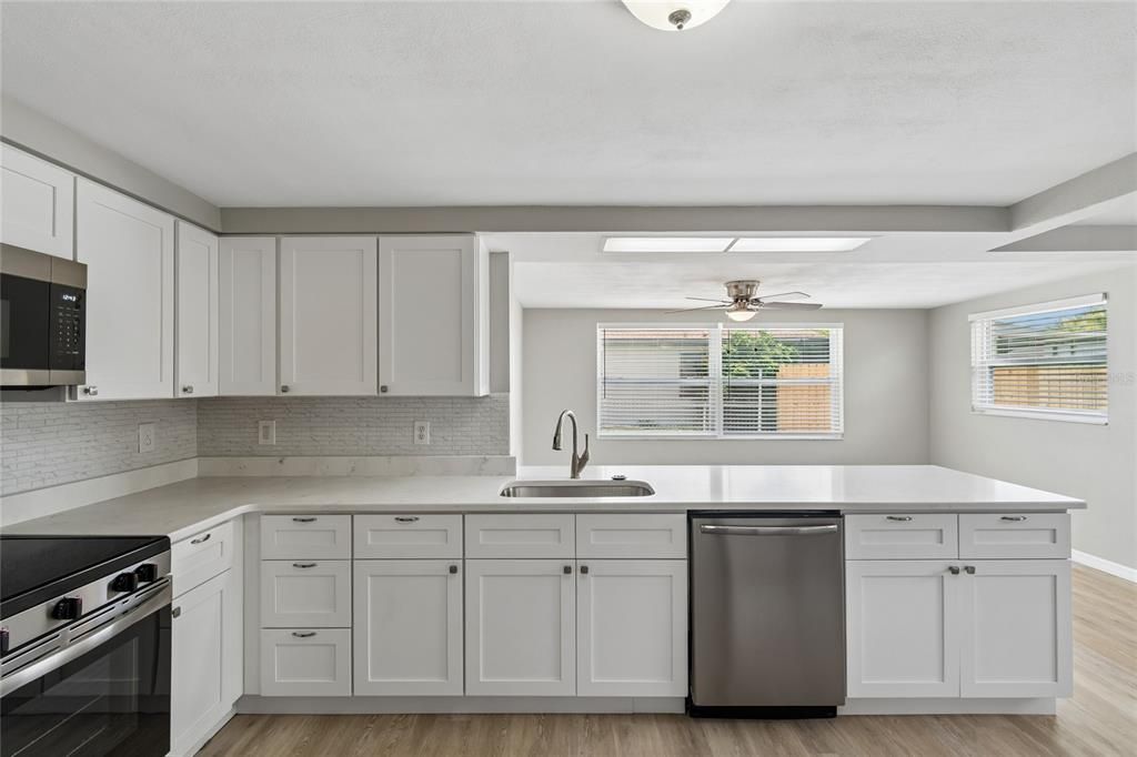 En Venta: $278,000 (2 camas, 2 baños, 1440 Pies cuadrados)