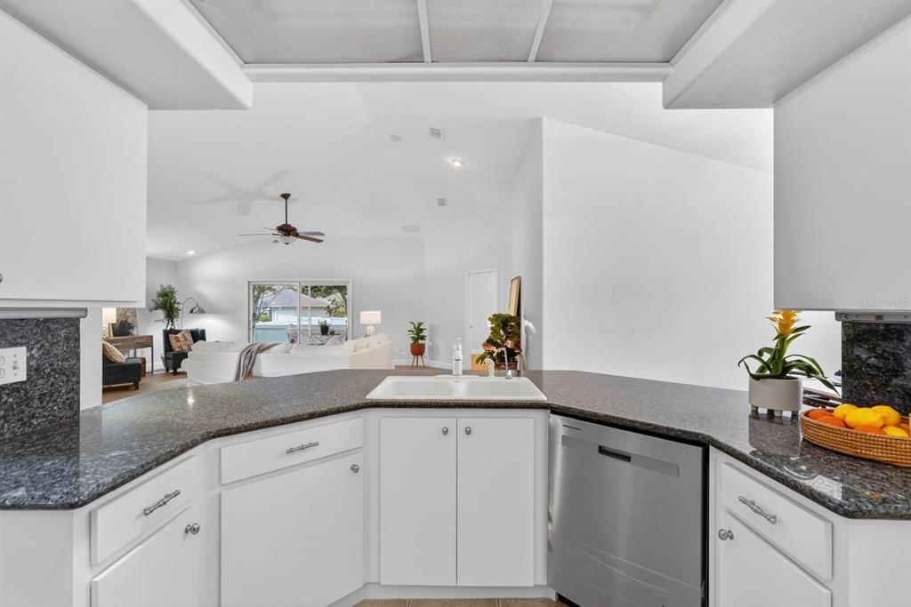 For Sale: $384,900 (3 beds, 2 baths, 1709 Square Feet)