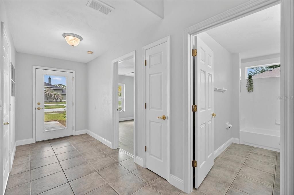 For Sale: $384,900 (3 beds, 2 baths, 1709 Square Feet)