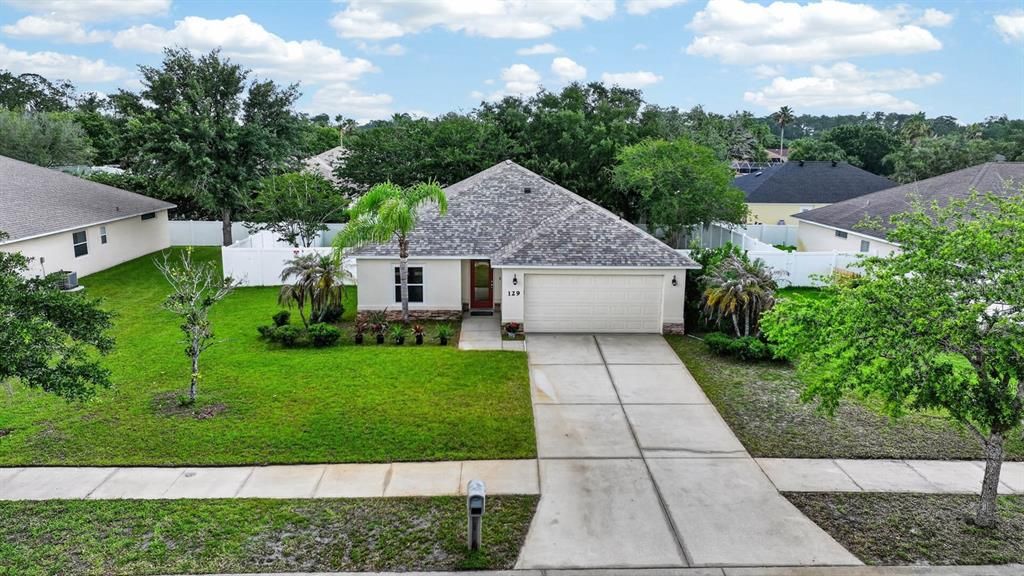 For Sale: $384,900 (3 beds, 2 baths, 1709 Square Feet)