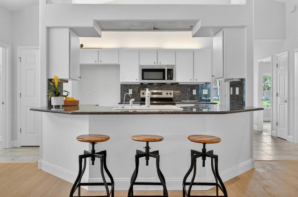 For Sale: $384,900 (3 beds, 2 baths, 1709 Square Feet)