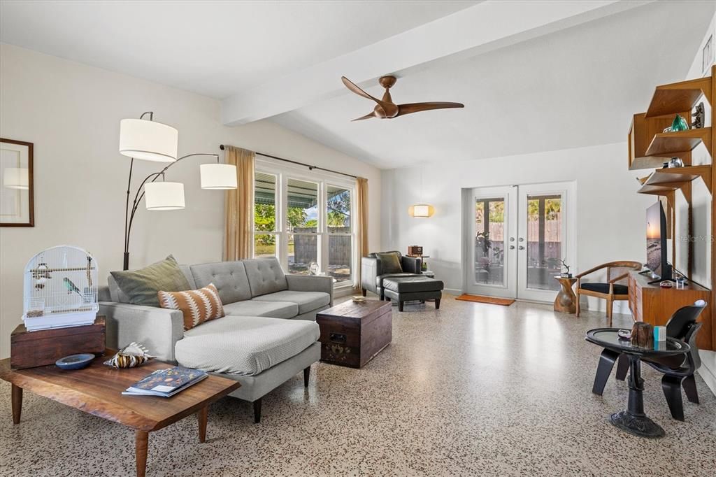 For Sale: $359,000 (3 beds, 2 baths, 1240 Square Feet)