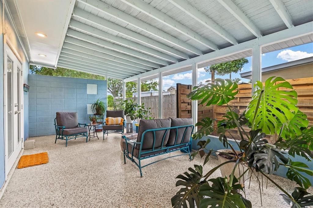 For Sale: $359,000 (3 beds, 2 baths, 1240 Square Feet)