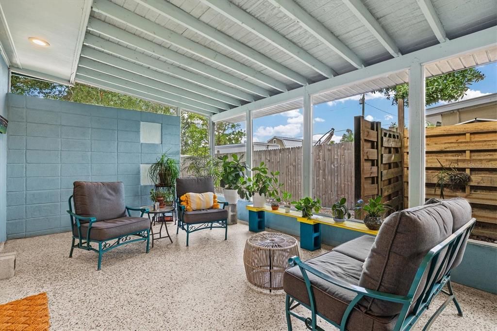 For Sale: $359,000 (3 beds, 2 baths, 1240 Square Feet)