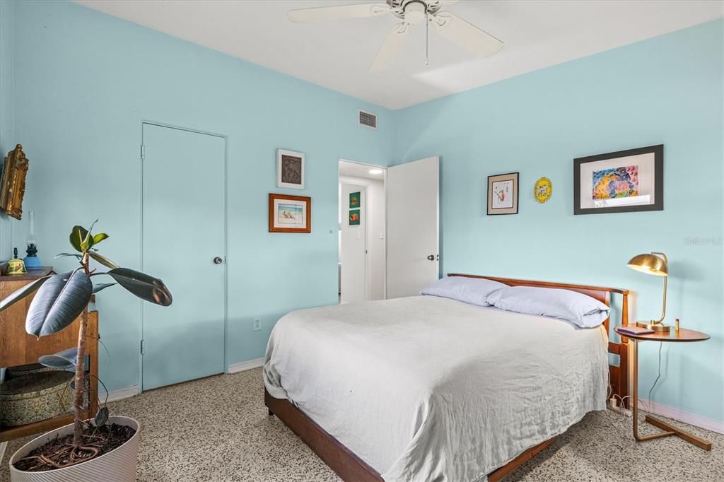 For Sale: $359,000 (3 beds, 2 baths, 1240 Square Feet)