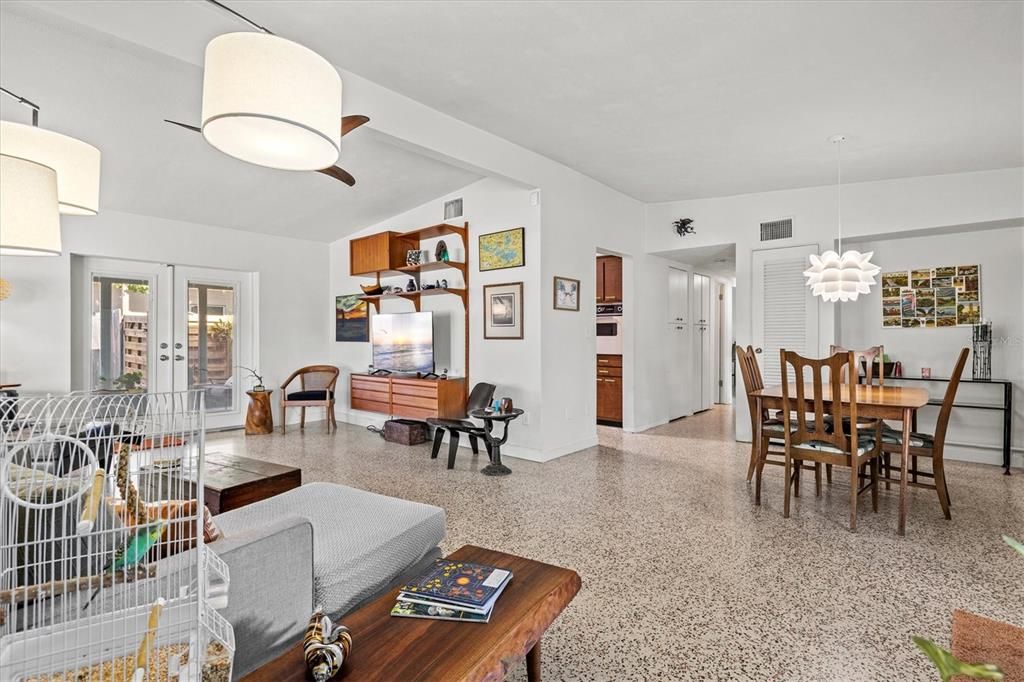 For Sale: $359,000 (3 beds, 2 baths, 1240 Square Feet)