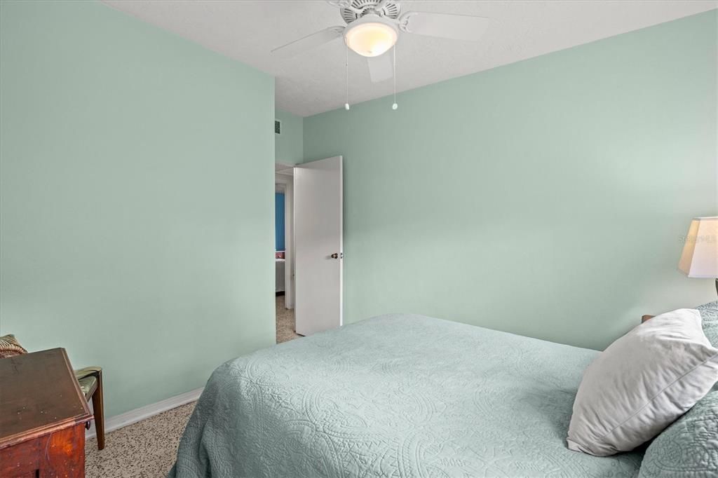 For Sale: $359,000 (3 beds, 2 baths, 1240 Square Feet)