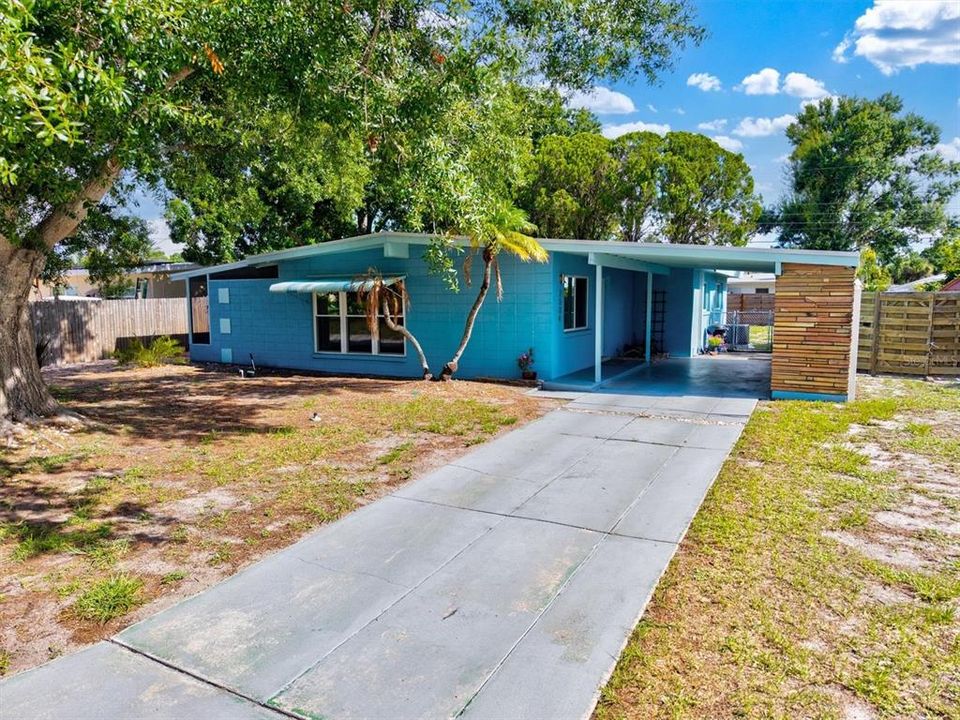 For Sale: $359,000 (3 beds, 2 baths, 1240 Square Feet)