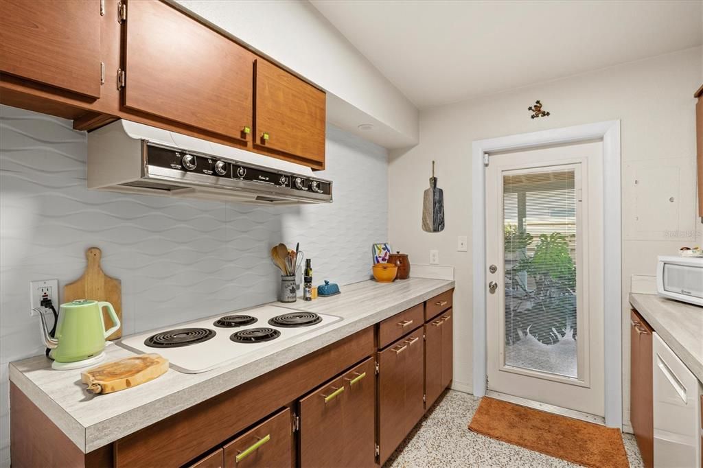 For Sale: $359,000 (3 beds, 2 baths, 1240 Square Feet)