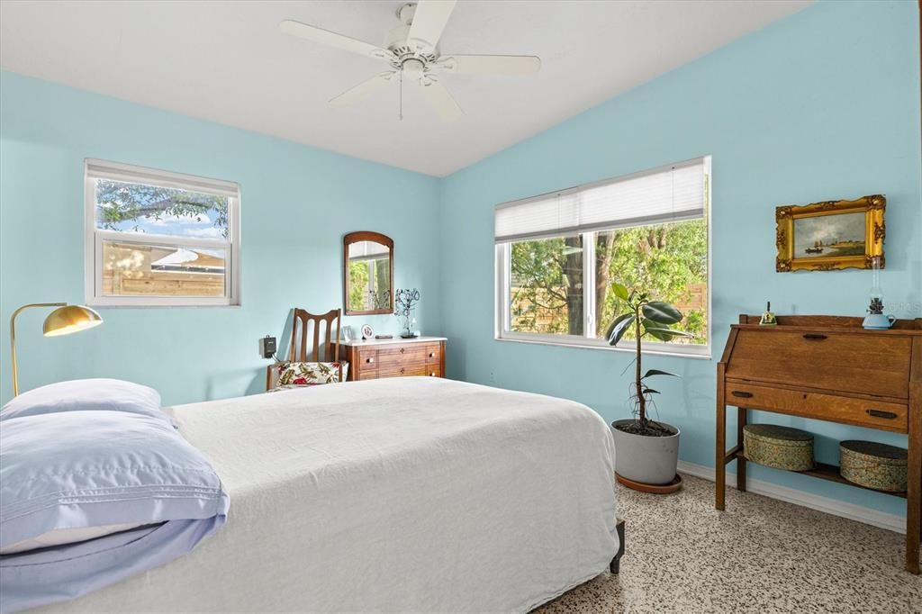 For Sale: $359,000 (3 beds, 2 baths, 1240 Square Feet)