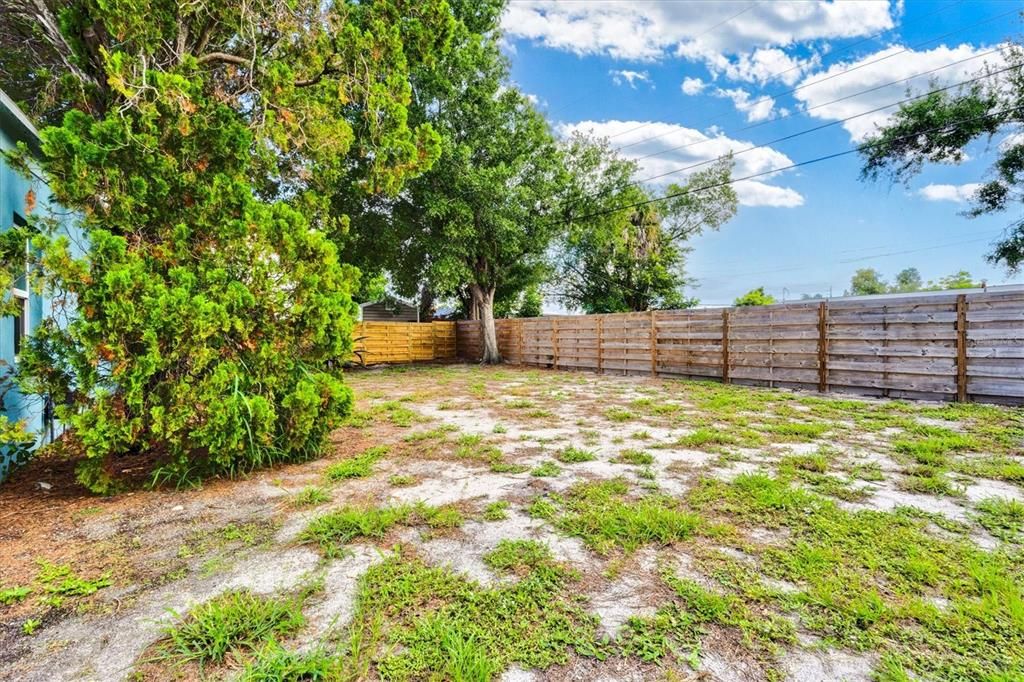 For Sale: $359,000 (3 beds, 2 baths, 1240 Square Feet)