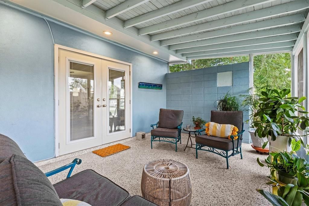 For Sale: $359,000 (3 beds, 2 baths, 1240 Square Feet)