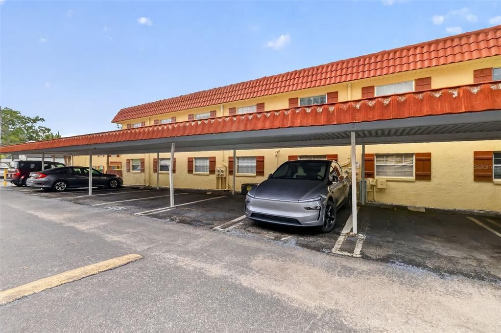 For Sale: $105,000 (2 beds, 2 baths, 938 Square Feet)