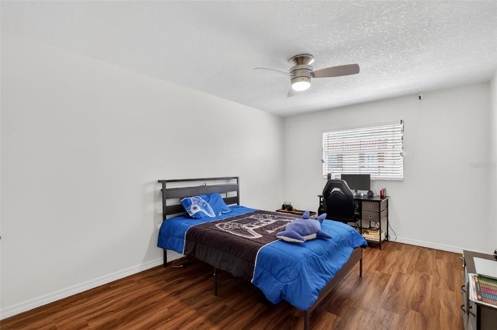 For Sale: $105,000 (2 beds, 2 baths, 938 Square Feet)