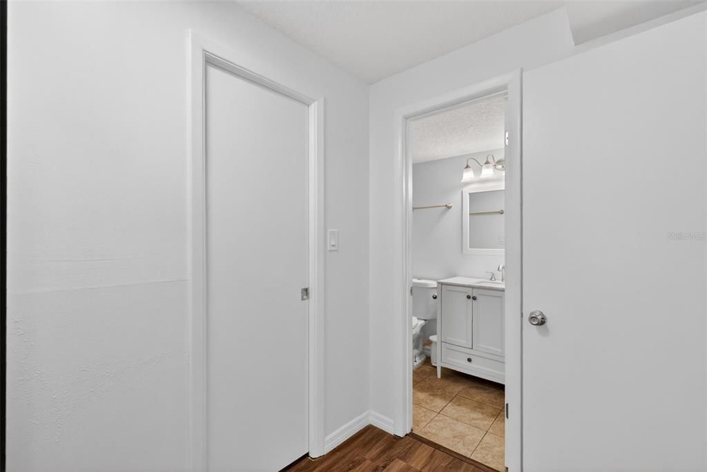 For Sale: $105,000 (2 beds, 2 baths, 938 Square Feet)