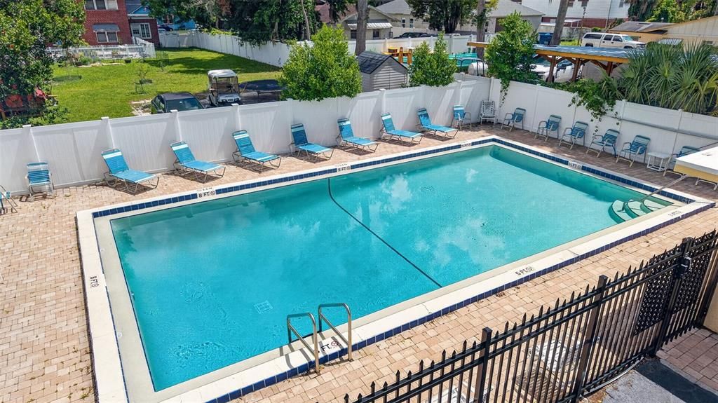 For Sale: $105,000 (2 beds, 2 baths, 938 Square Feet)