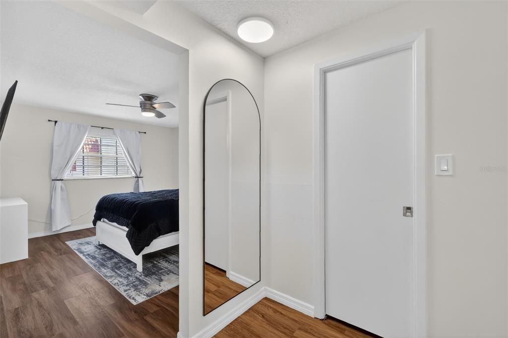 For Sale: $105,000 (2 beds, 2 baths, 938 Square Feet)