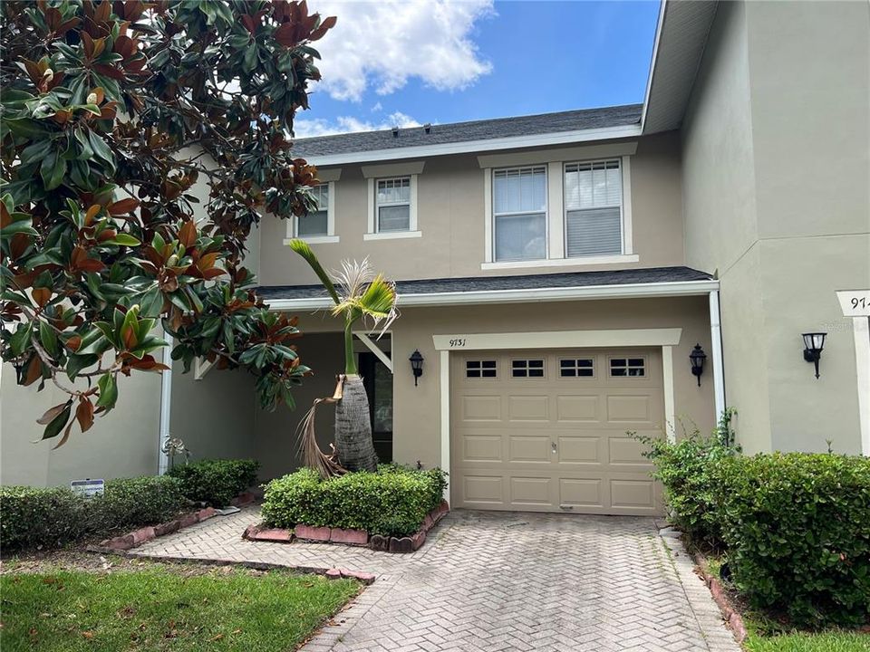 For Rent: $2,150 (3 beds, 2 baths, 1369 Square Feet)