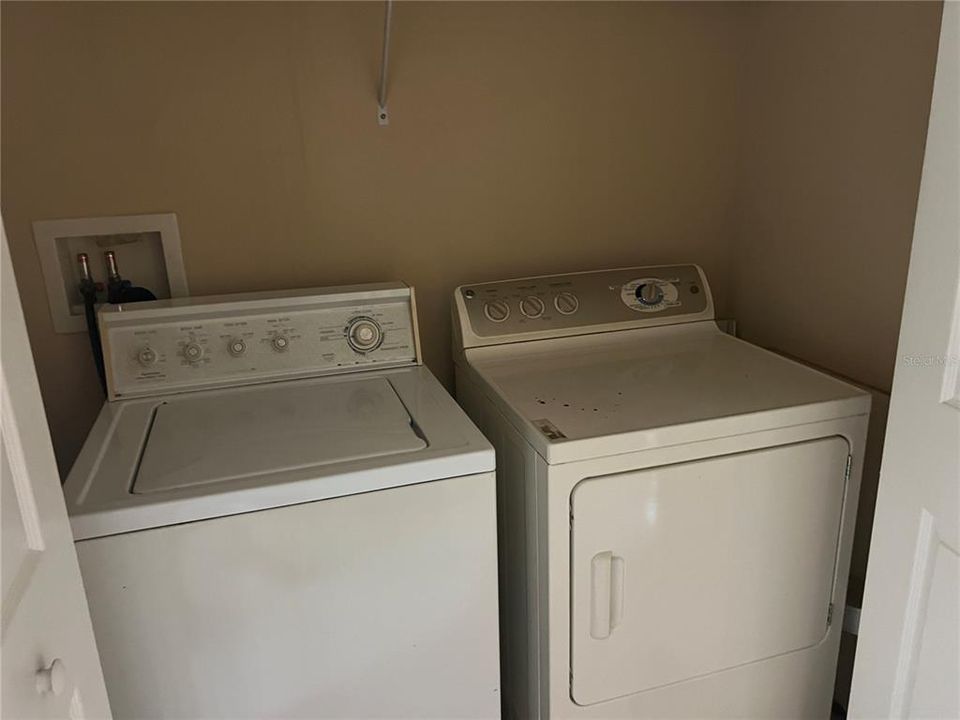 For Rent: $2,150 (3 beds, 2 baths, 1369 Square Feet)