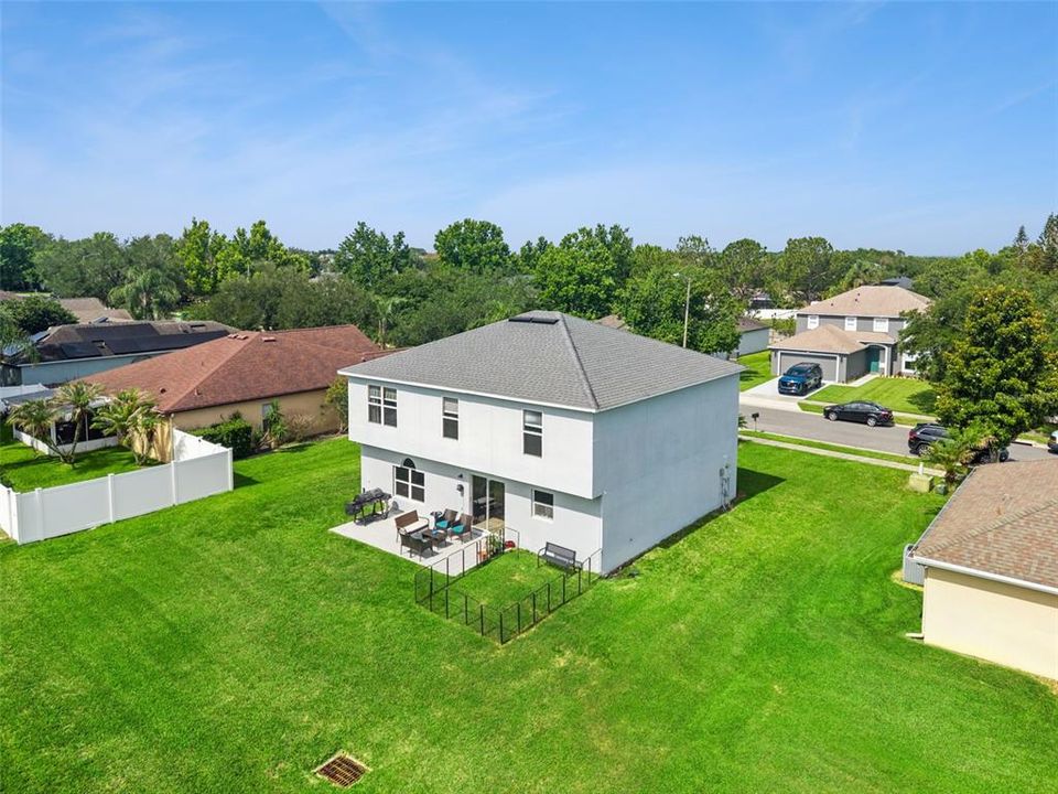 For Sale: $600,000 (5 beds, 3 baths, 2940 Square Feet)