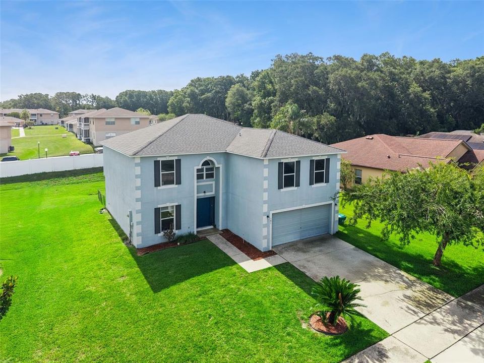 For Sale: $600,000 (5 beds, 3 baths, 2940 Square Feet)