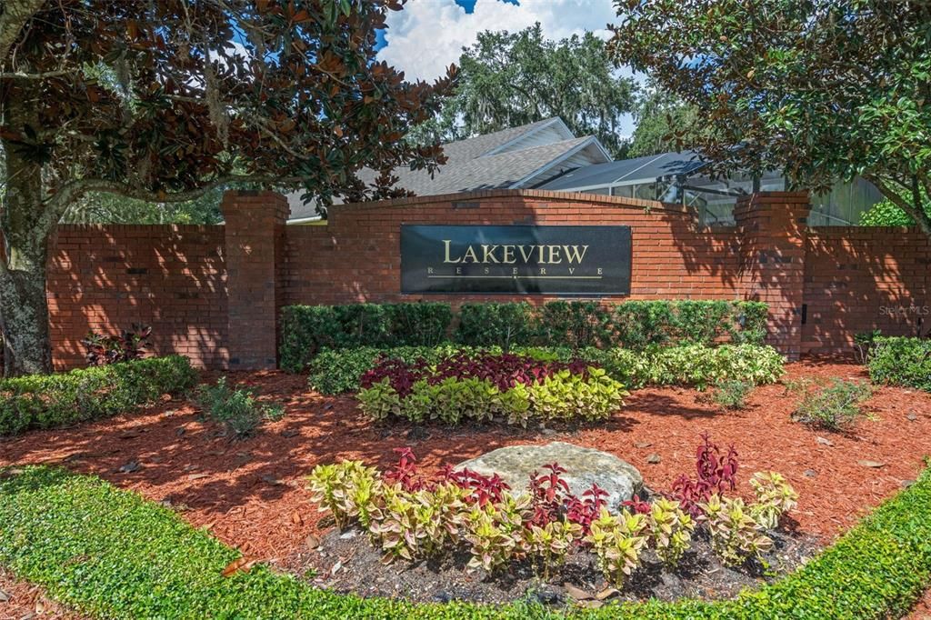 For Sale: $600,000 (5 beds, 3 baths, 2940 Square Feet)