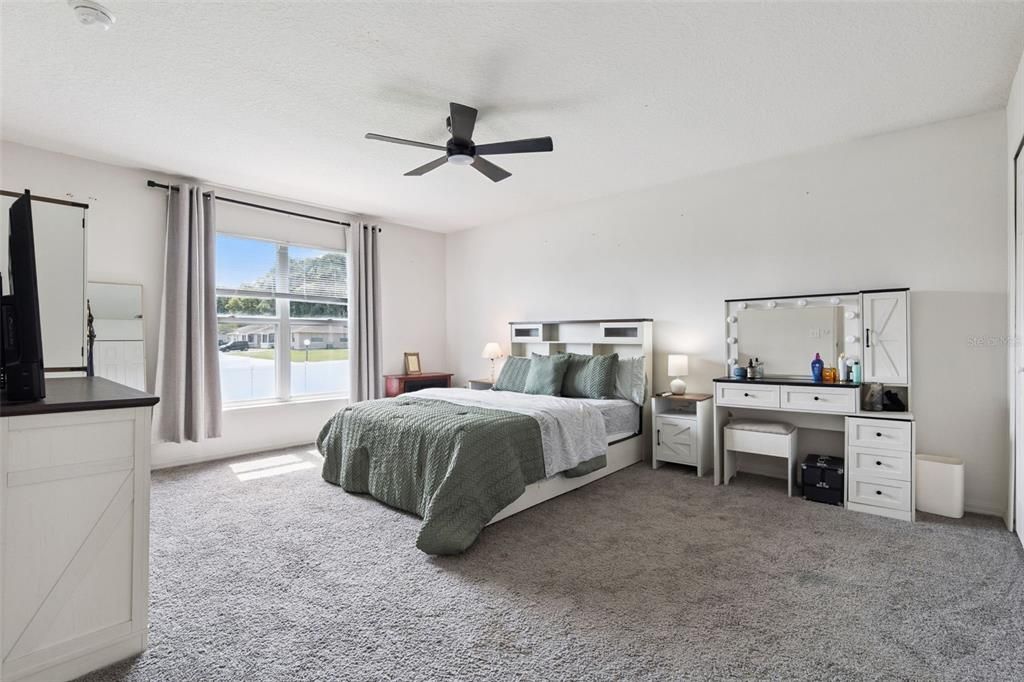 For Sale: $600,000 (5 beds, 3 baths, 2940 Square Feet)