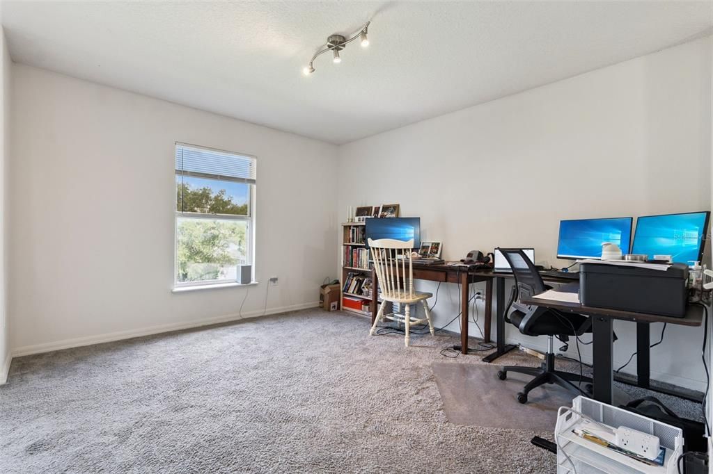 For Sale: $600,000 (5 beds, 3 baths, 2940 Square Feet)