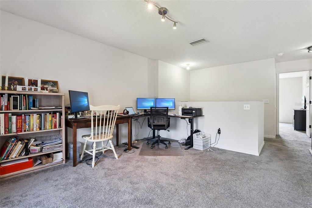 For Sale: $600,000 (5 beds, 3 baths, 2940 Square Feet)