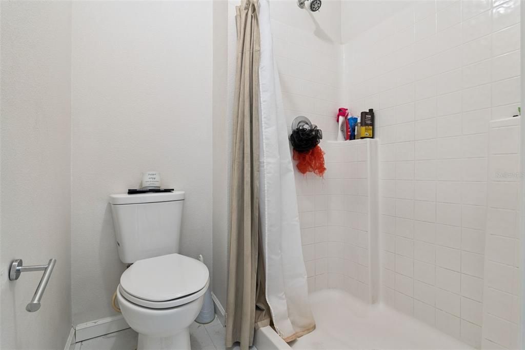 For Sale: $600,000 (5 beds, 3 baths, 2940 Square Feet)