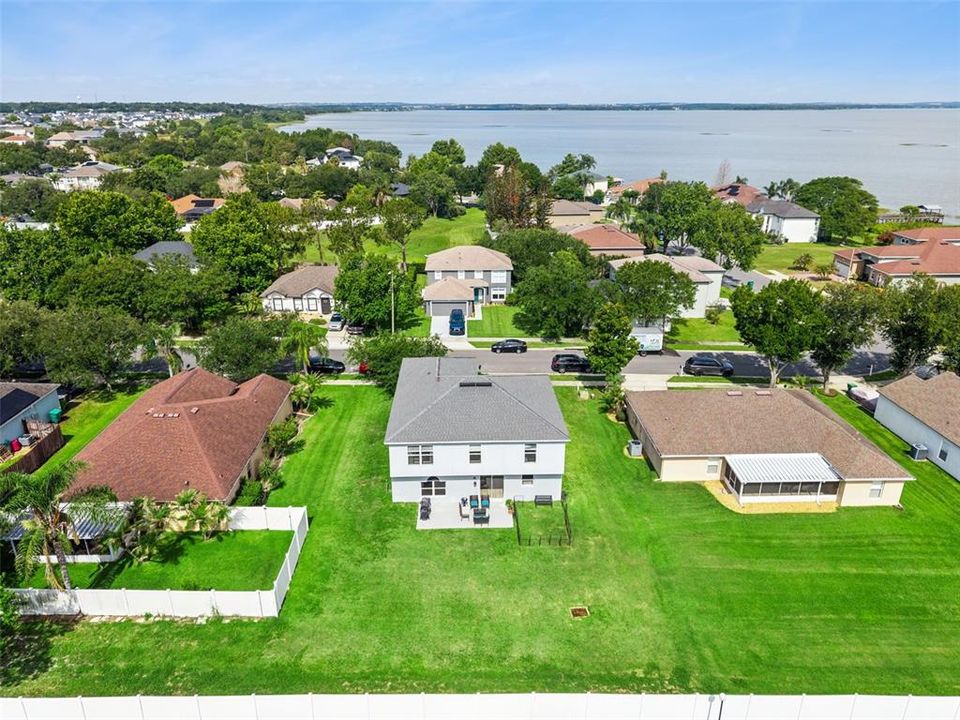 For Sale: $600,000 (5 beds, 3 baths, 2940 Square Feet)
