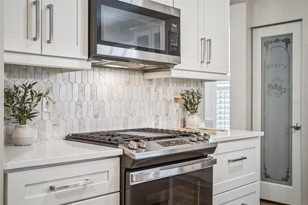 For Sale: $415,000 (3 beds, 2 baths, 1847 Square Feet)