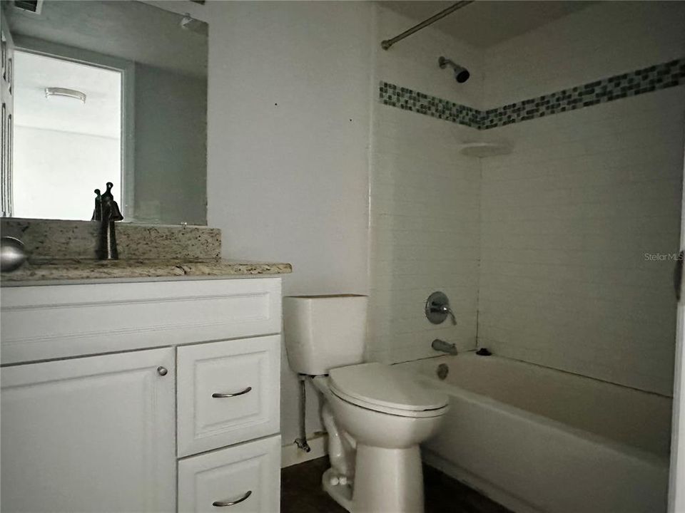 For Rent: $2,000 (3 beds, 2 baths, 1112 Square Feet)