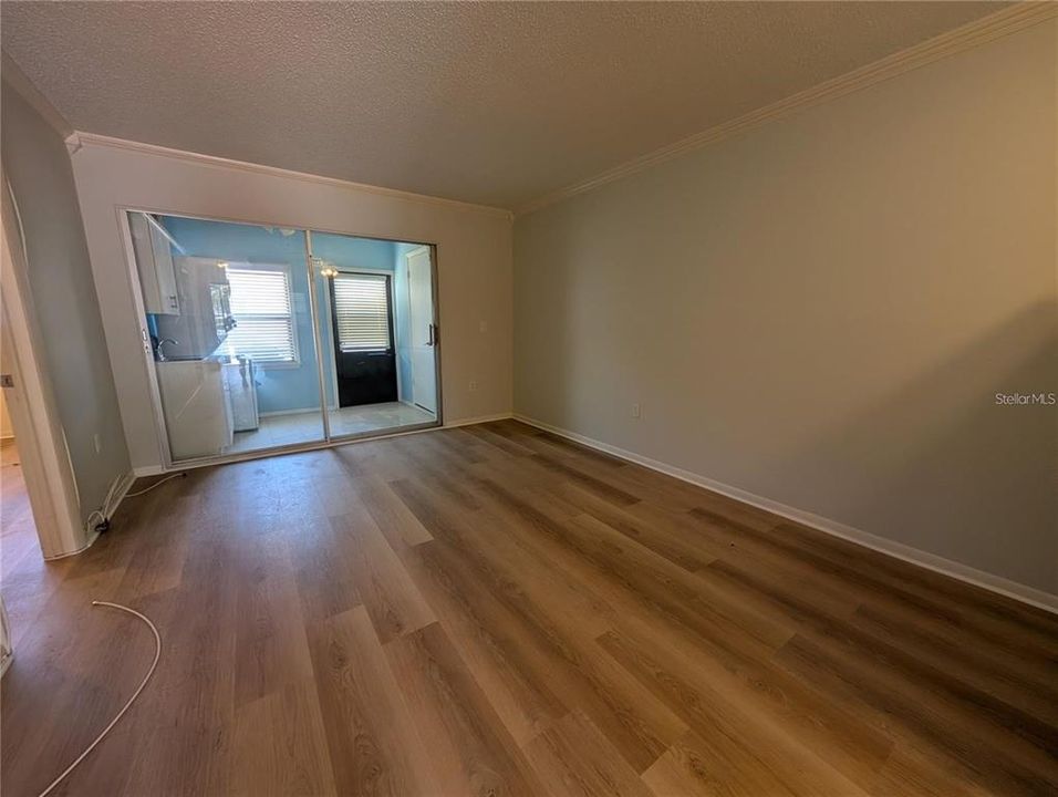 В аренду: $1,300 (2 спален, 1 ванн, 805 Квадратных фут)